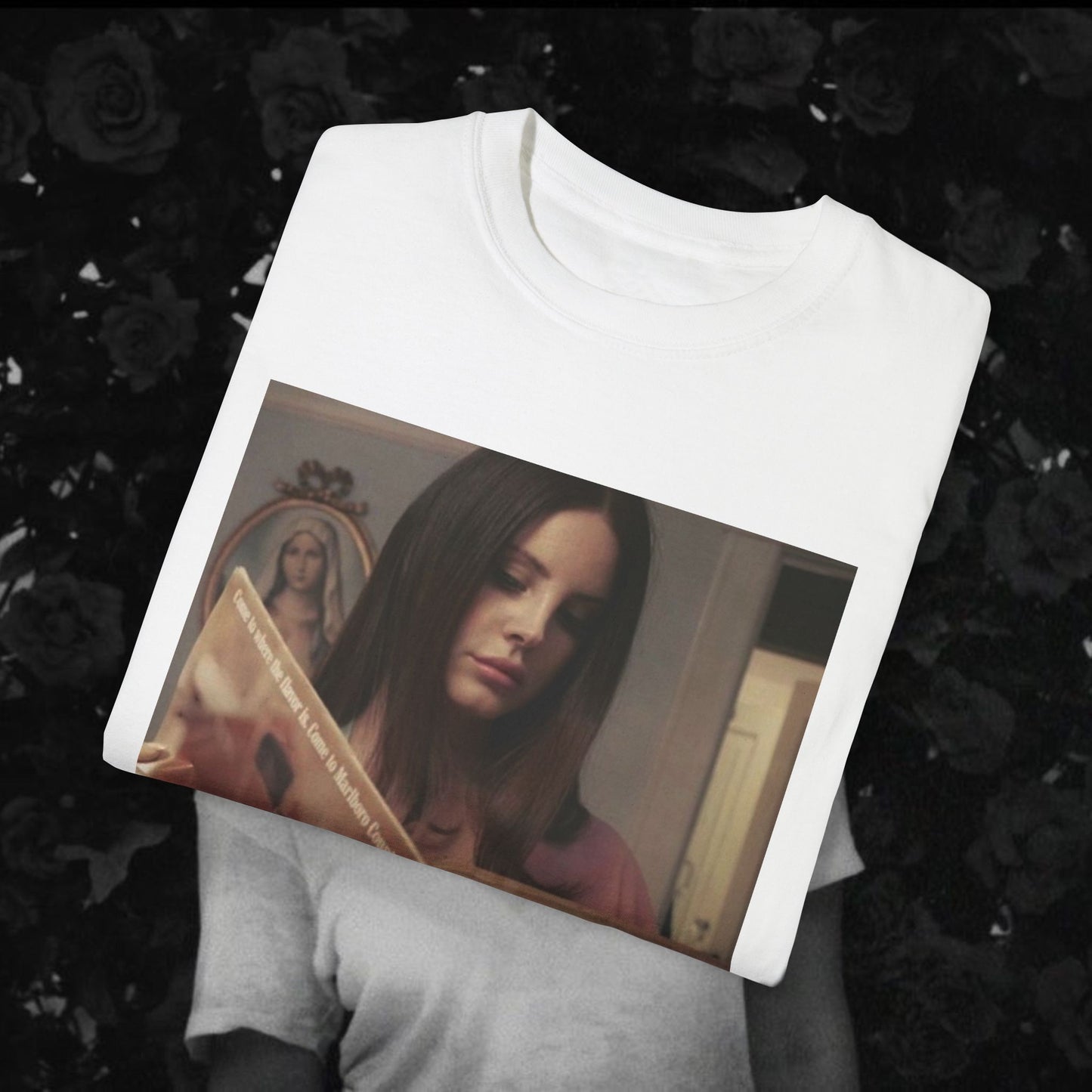 Lana Del Rey Magazine - Unisex T-Shirt