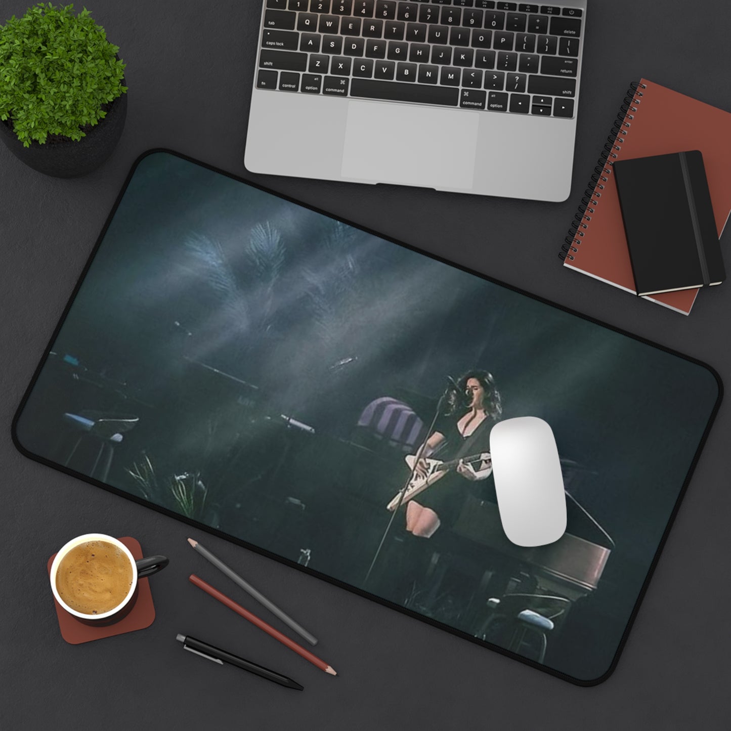 Stylish Lana Del Rey Desk Mat