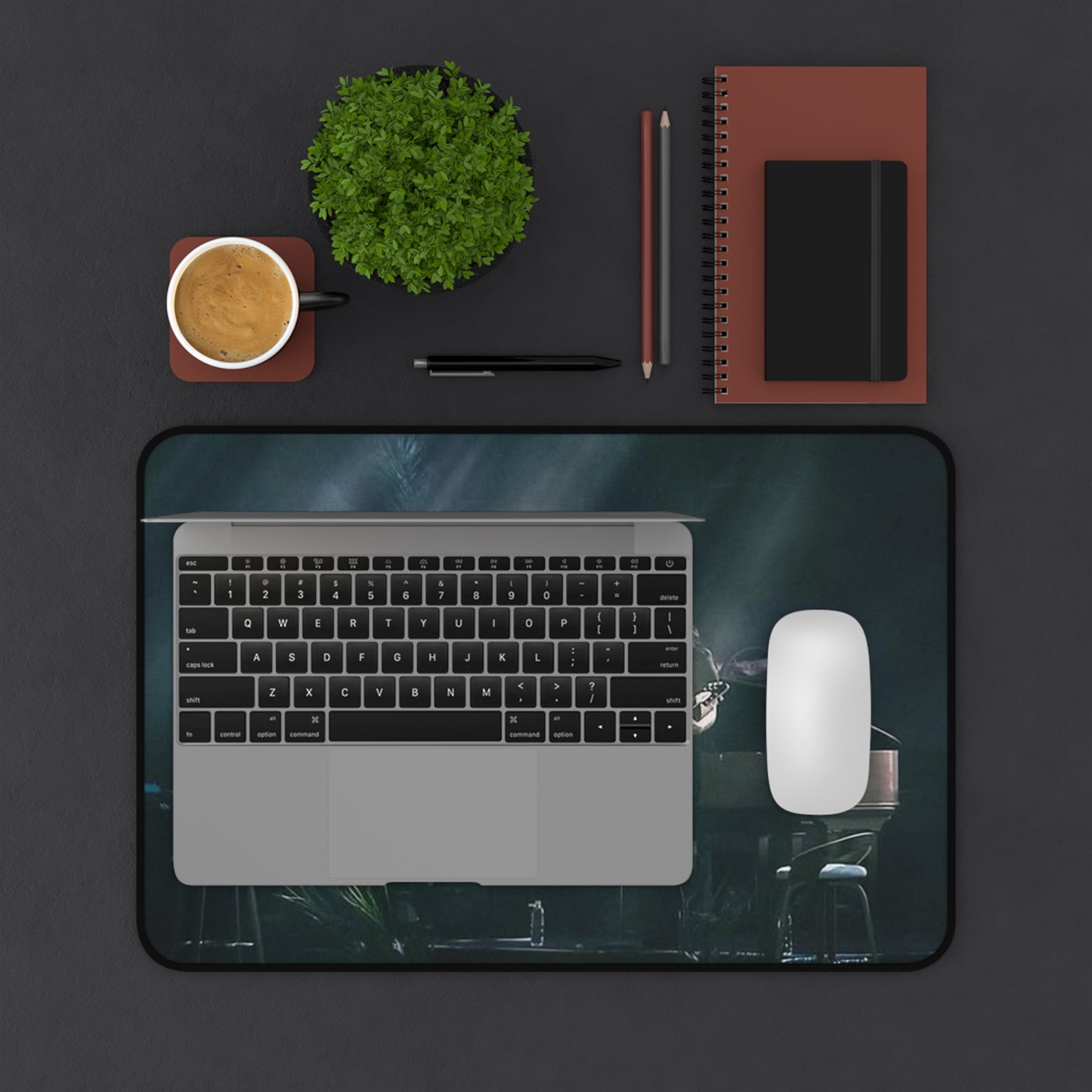 Stylish Lana Del Rey Desk Mat