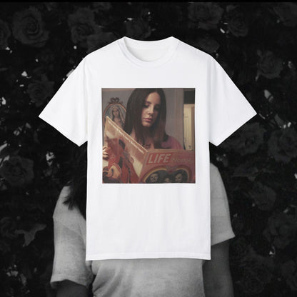 Lana Del Rey Magazine - Unisex T-Shirt